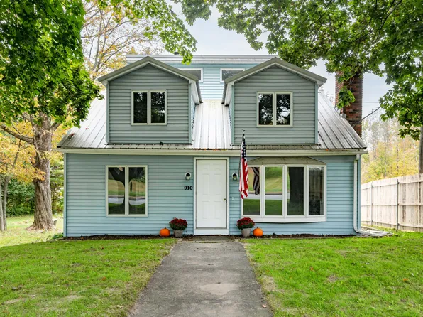 910 W Main Street, Dover-Foxcroft, ME 04426