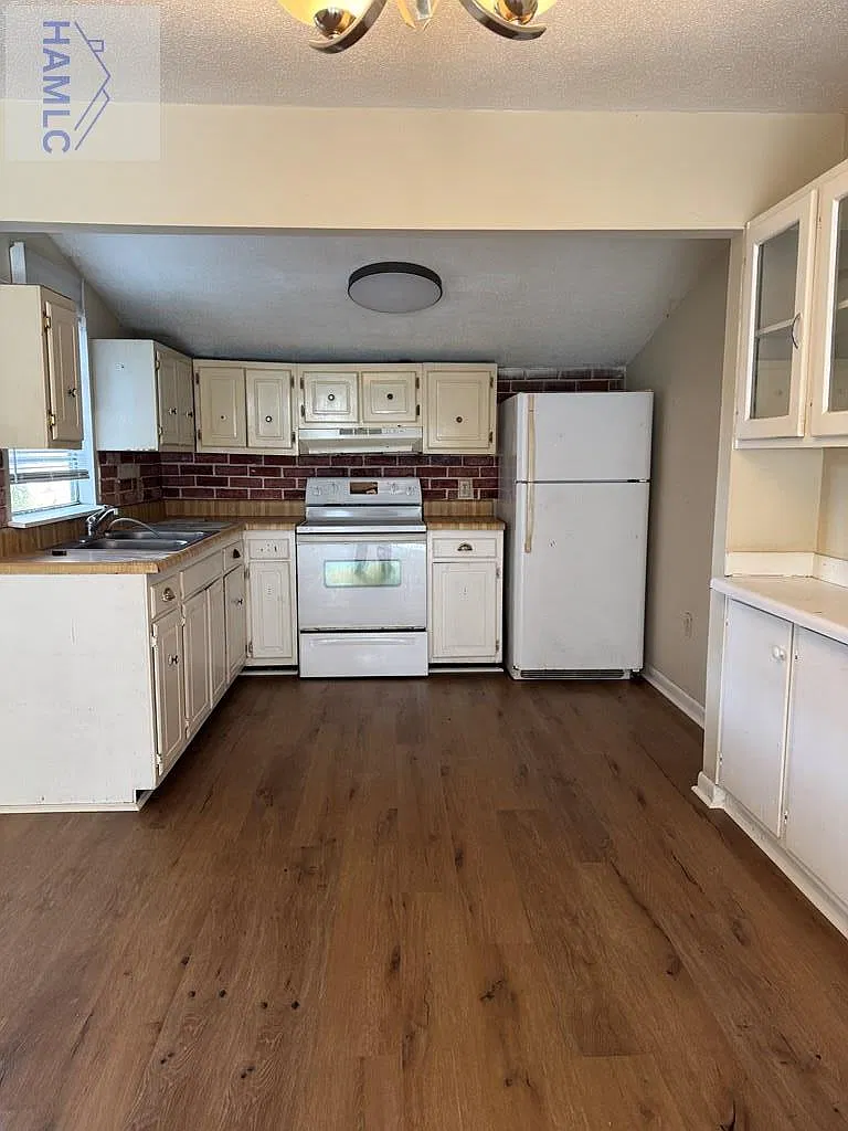 3 bed, 2.0 bath, 1208 sqft, $1,250 — Photo 4