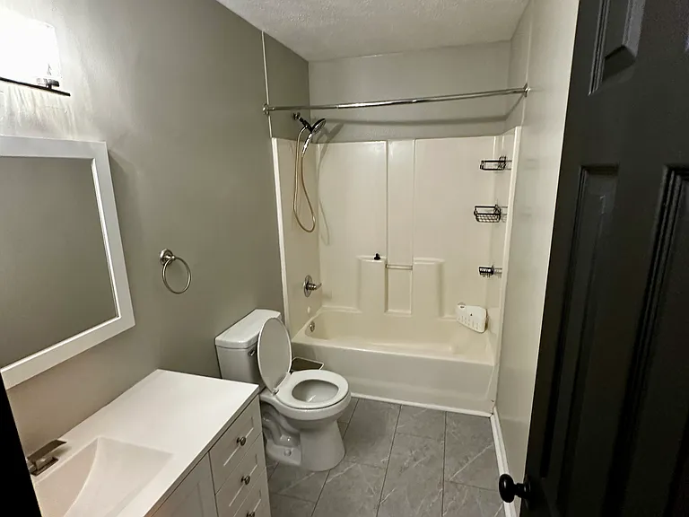 114 Fairfax Dr — Photo 15