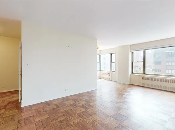 55 East End Avenue image 4 of 14