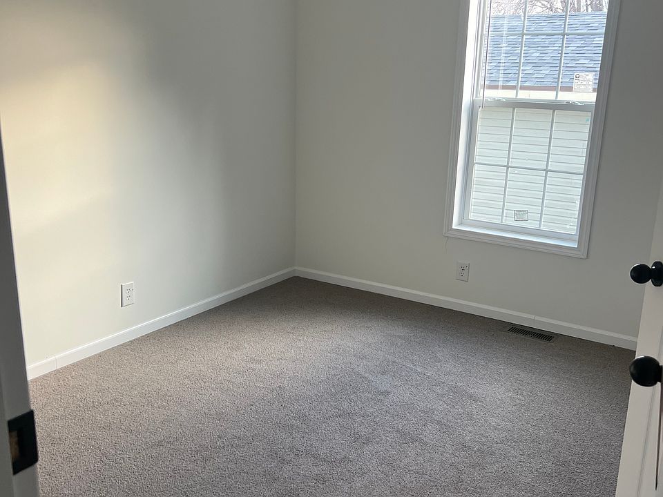 2nd image of 221 N Marion Rd #710EAG