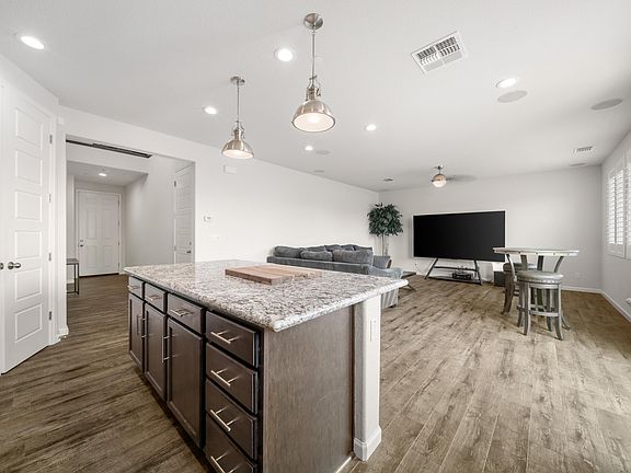 5th image of 356 Coolcrest Dr