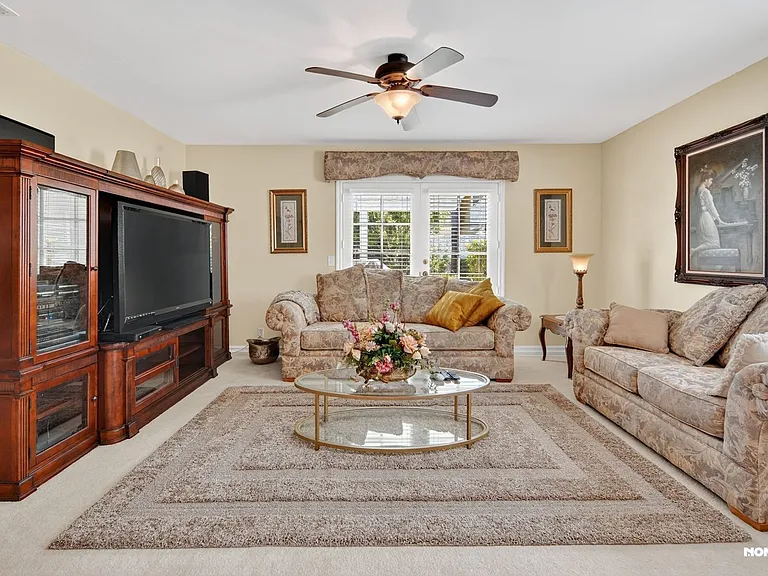 10317 Oak Ranch Ln — Photo 2