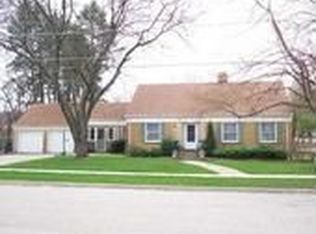 479 Cooper Ave, Elgin, IL 60120