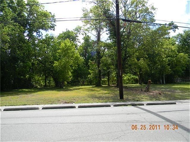 2nd image of 6506 Radcliffe St