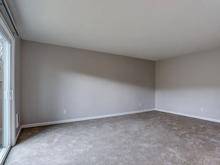 119 - Tyee Apartments — Photo 3