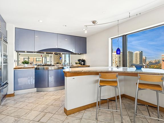 5th image of 1415 N Dearborn Pkwy #27C