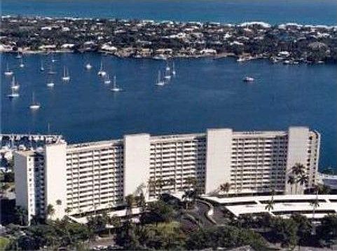 2nd image of 134 Lakeshore Dr APT 414