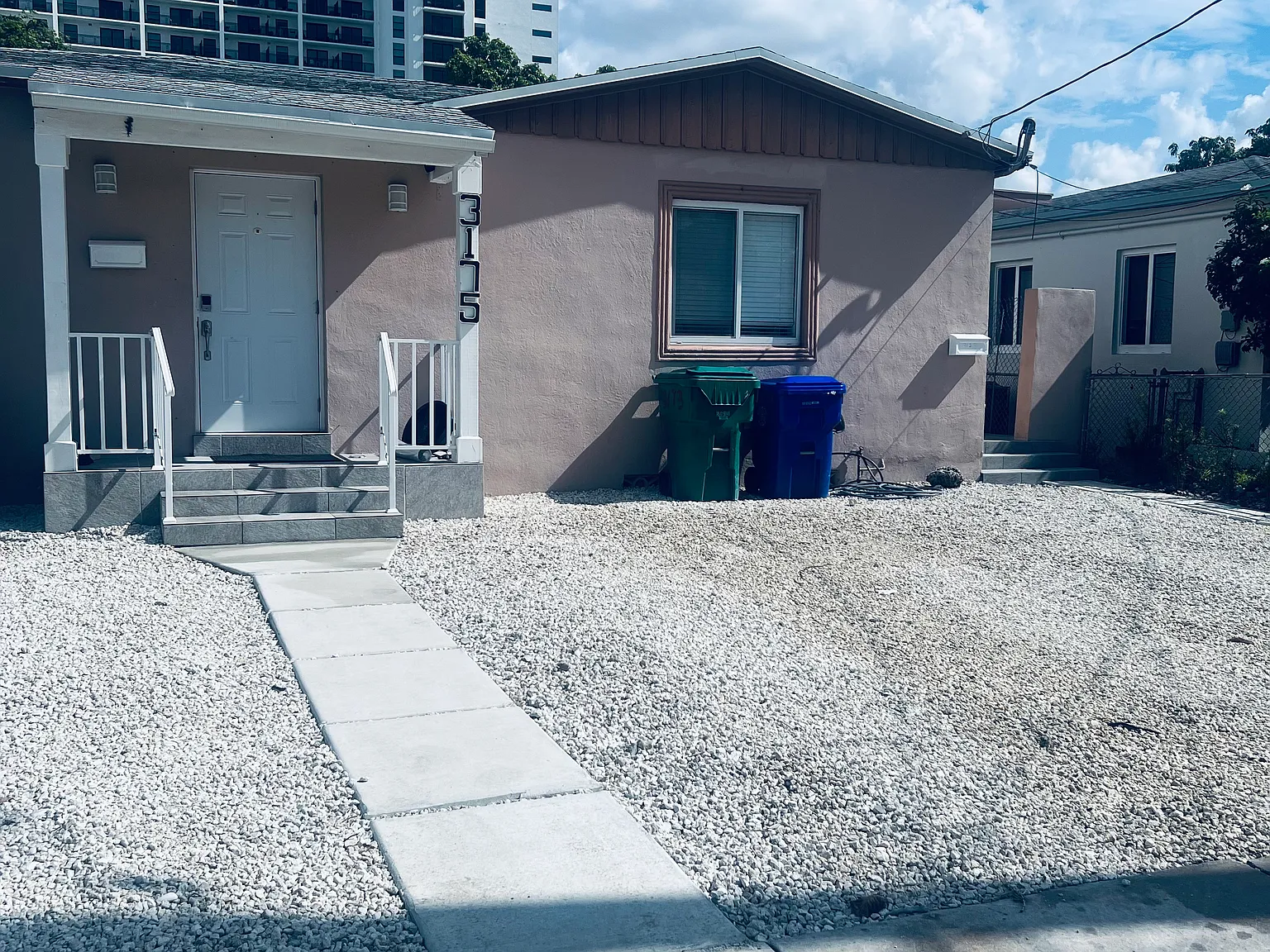 2 bed, 700 sqft, $2,800 — Photo 1