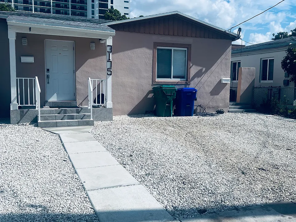 3173 SW 23rd St