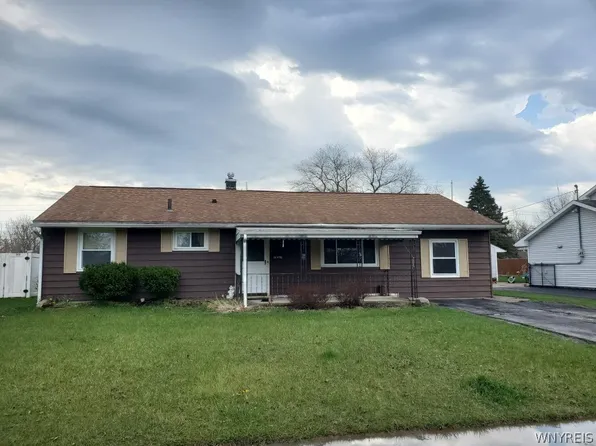 1683 Leah Dr, North Tonawanda, NY 14120