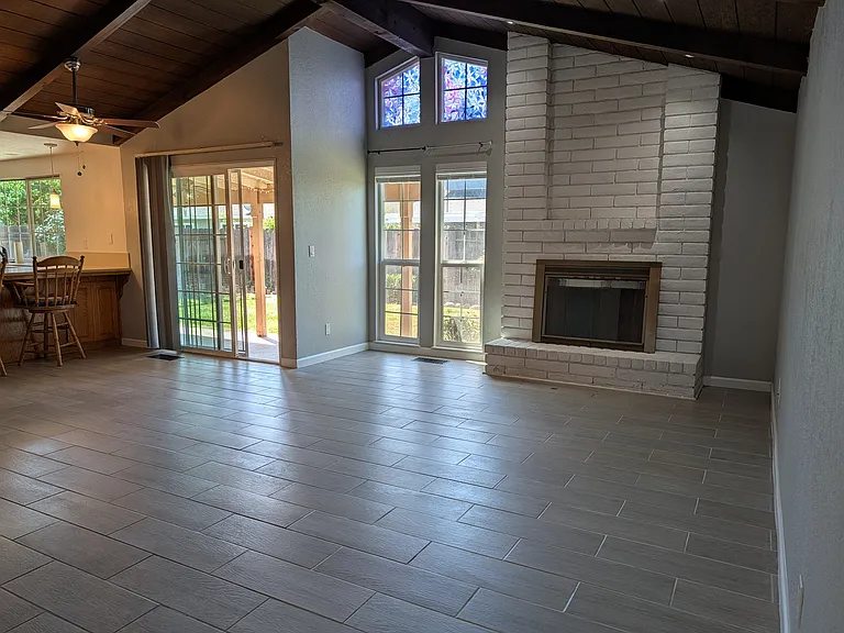500 Fullerton Dr — Photo 3