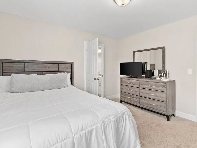 6508 Satjanon Dr — Photo 47