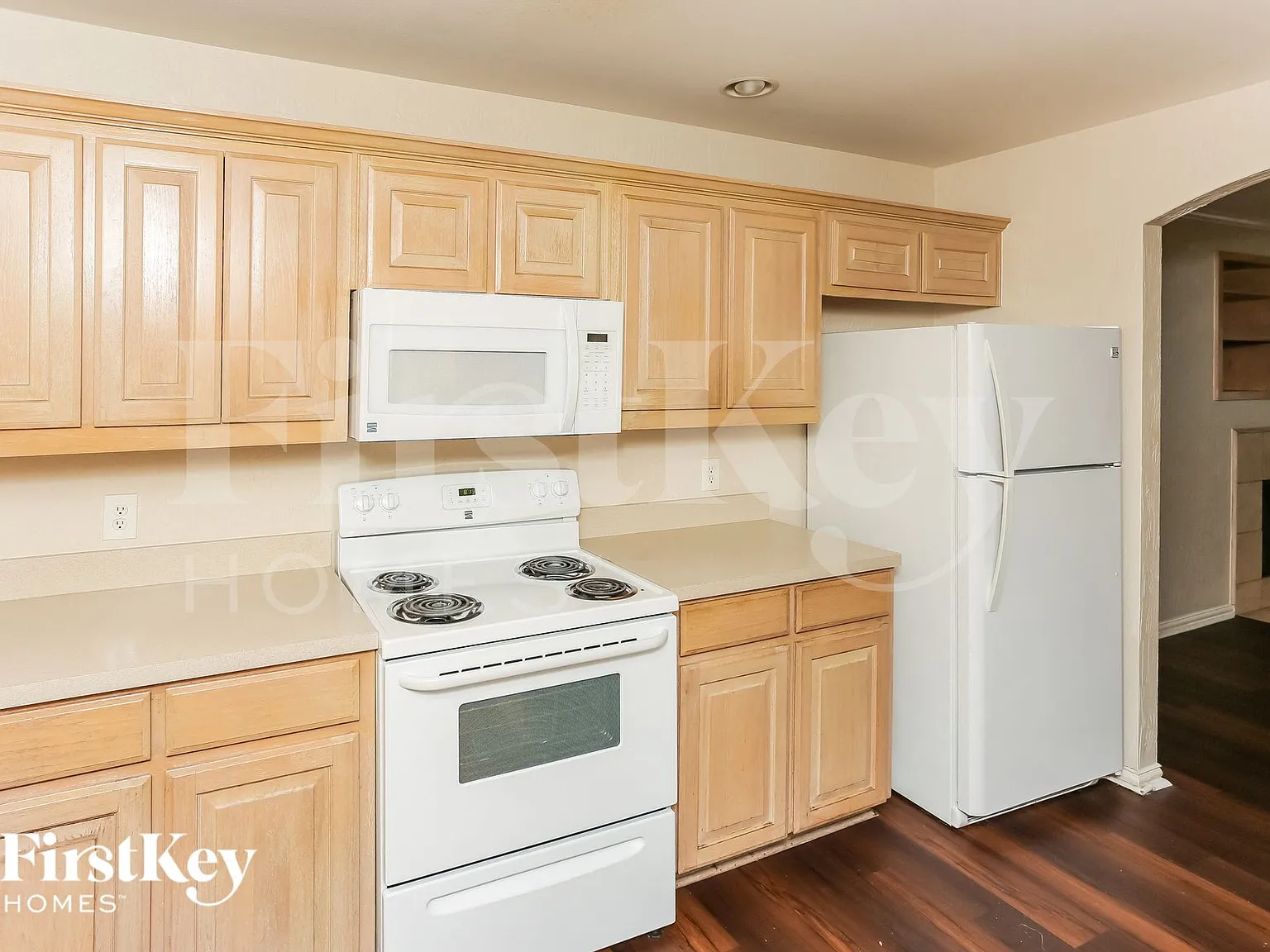 3 bed, 2.0 bath, 1421 sqft, $2,305 — Photo 4