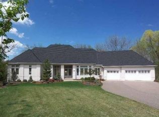 109 Whitegate Ln, Wayzata, MN 55391