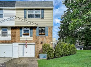 10922 Knights Rd, Philadelphia, PA 19154