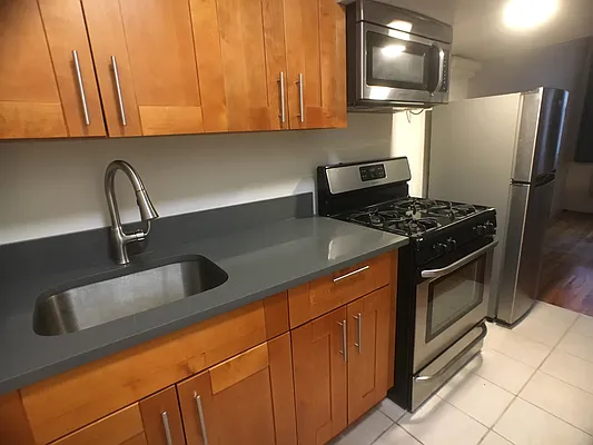 Rented by SAFEGUARD REALTY PARTNERS LLC | media 32