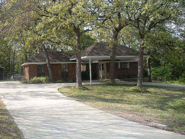 1st image of 105 Shoshone Dr