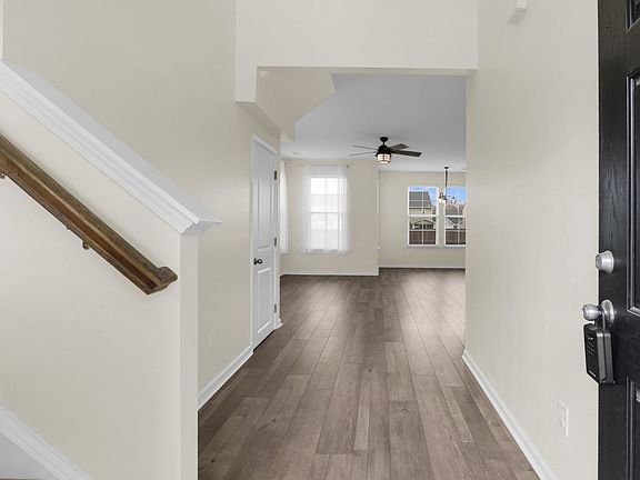 5th image of 1419 Hermitage Ln