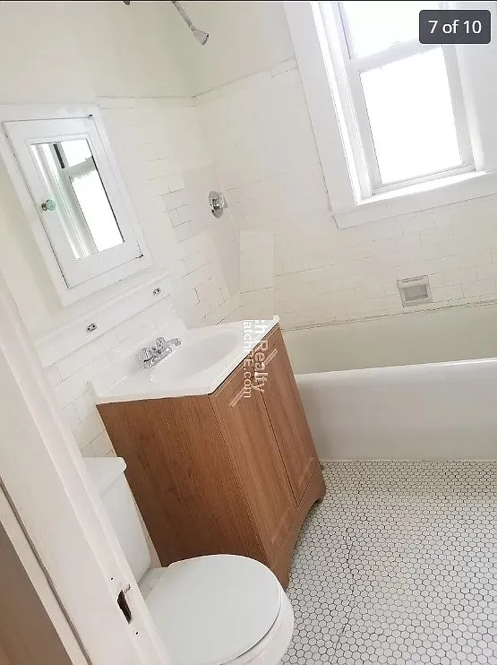 94 Maple St — Photo 3