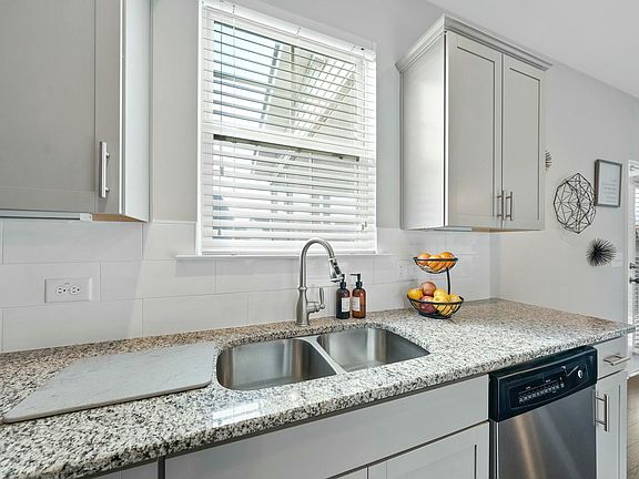 3rd image of 1003 Frisco Ct