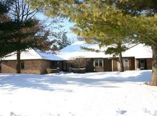 1801 Oakfield Dr #3, Midland, MI 48640