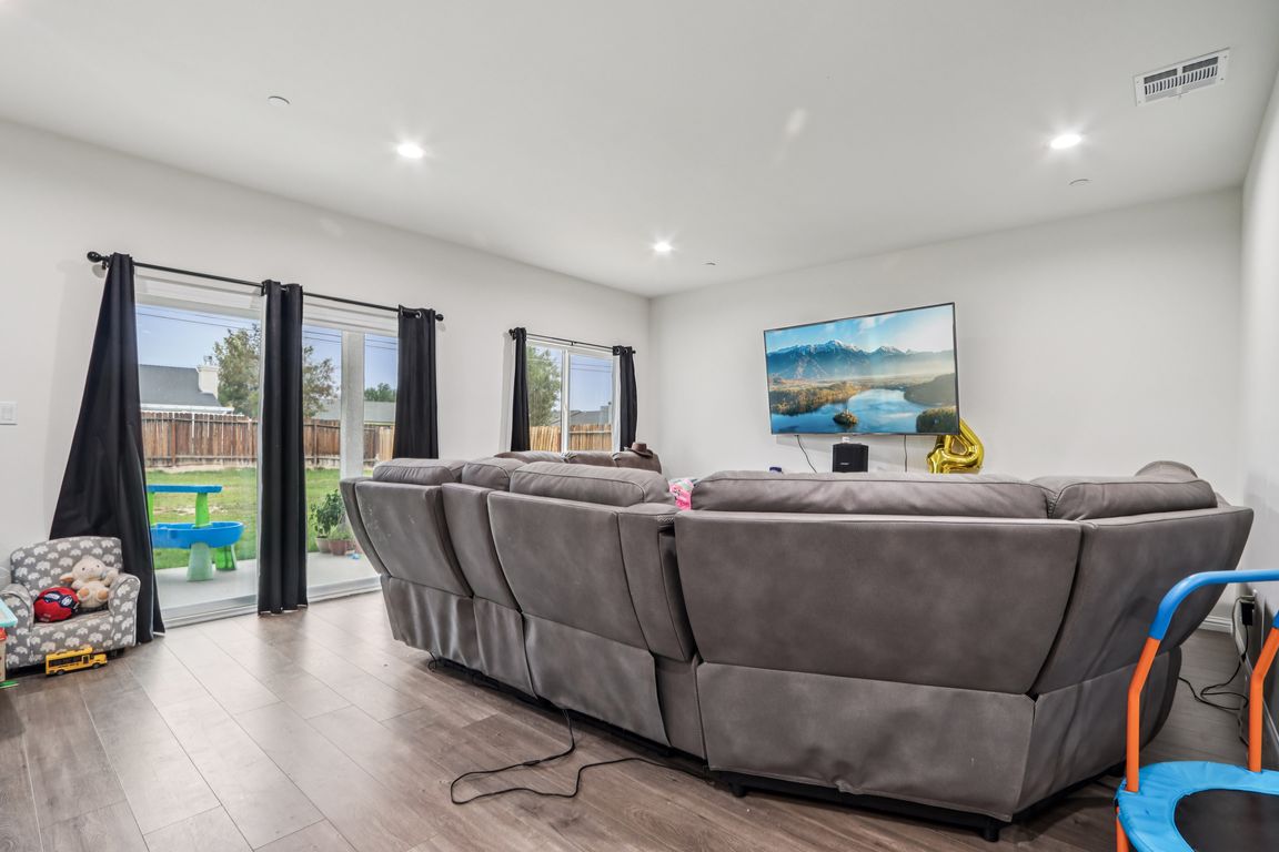 next background image