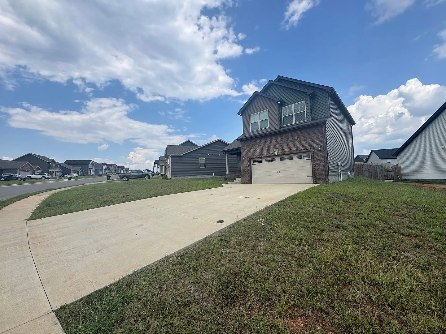 Three bedroom in Cardinal Creek!! — Photo 4