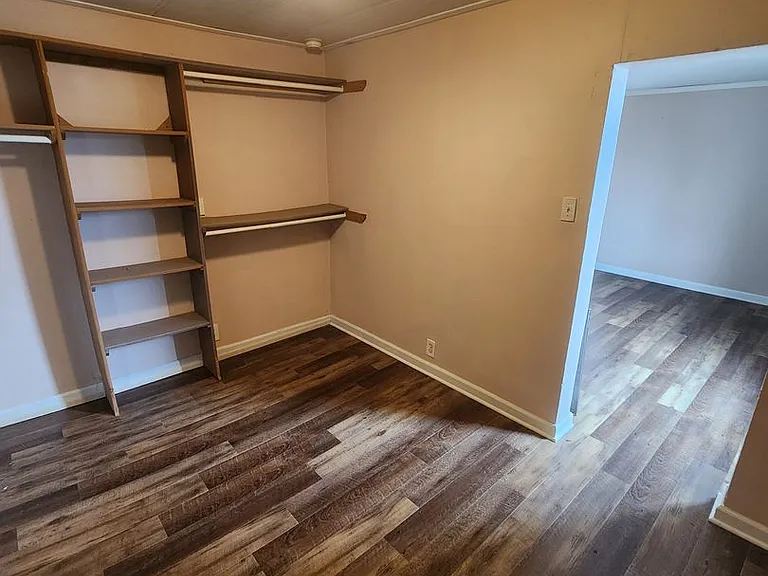 1712 Phillip St — Photo 7