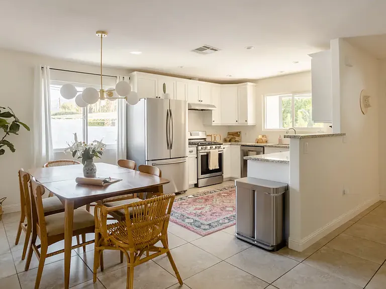 2112 N Cardillo Ave — Photo 31