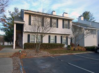 126 Mockingbird Ct, Three Bridges, NJ 08887