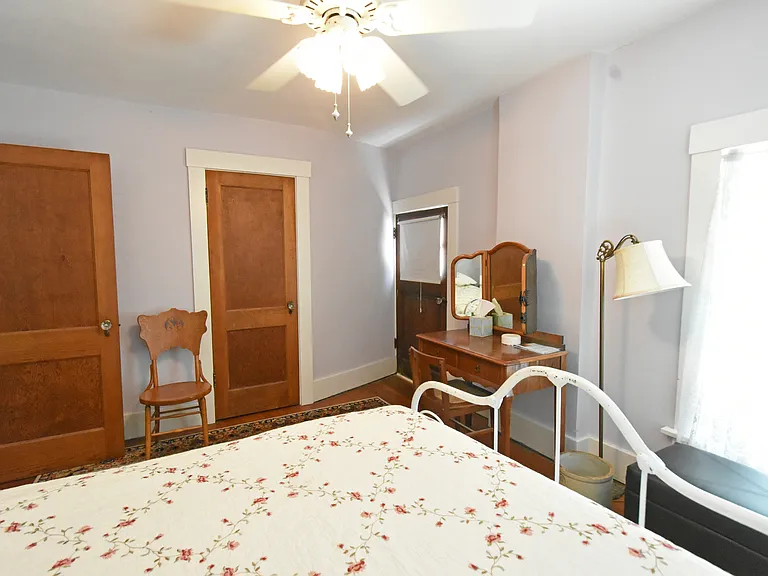 600 E Main St — Photo 11