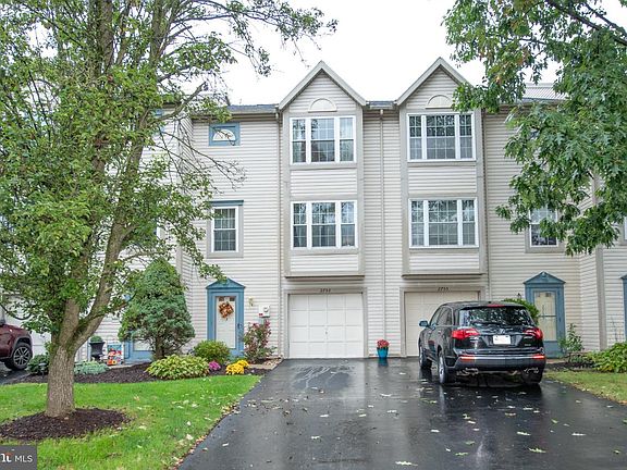 3rd image of 2753 Red Oak Cir