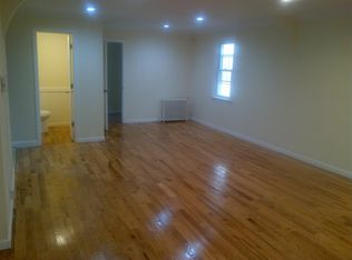 137 Botsford St, Hempstead, NY 11550