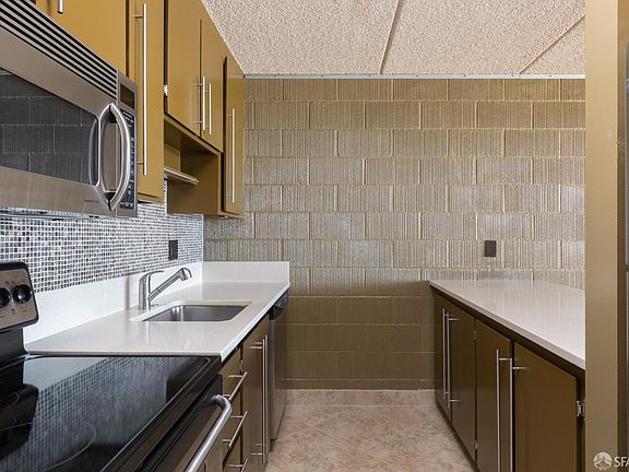 4th image of 1 Kelton Ct APT 1E