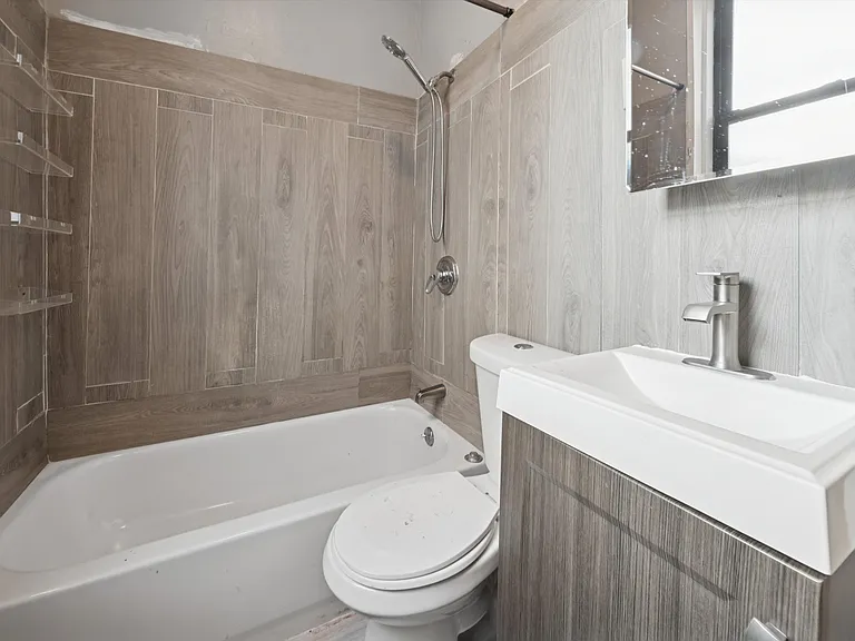552 W 150th St #3 — Photo 5
