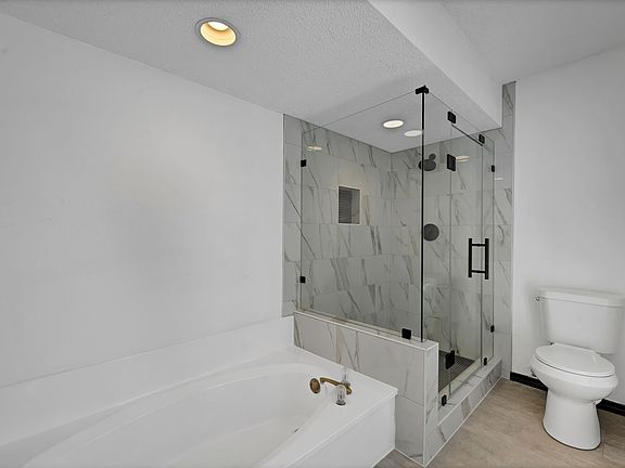 5th image of 4011 Saint Christopher Ln #4011