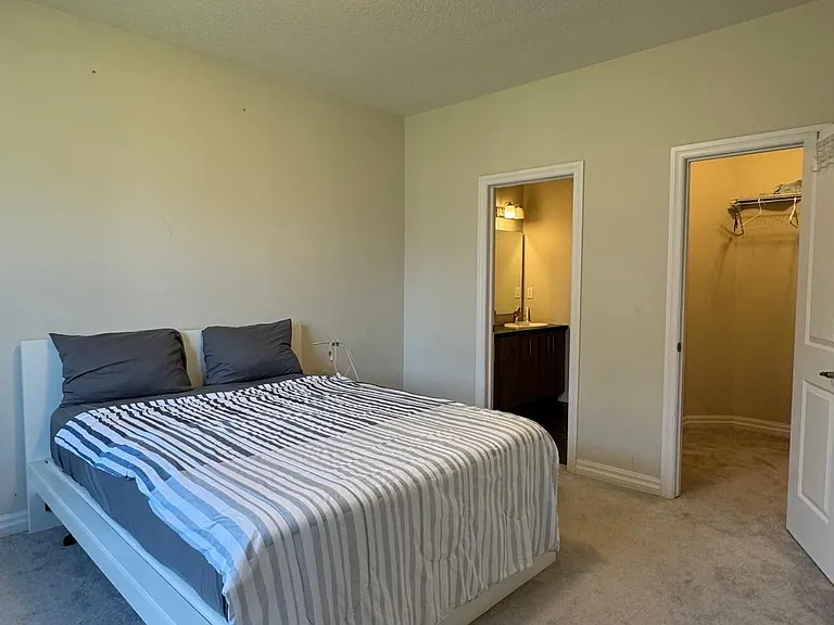 4311 Mann St #13 — Photo 7