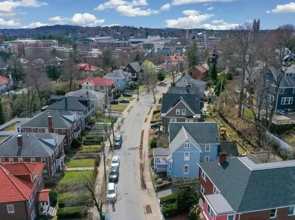 So You Want to Live in Chestnut Hill, Massachusetts?
