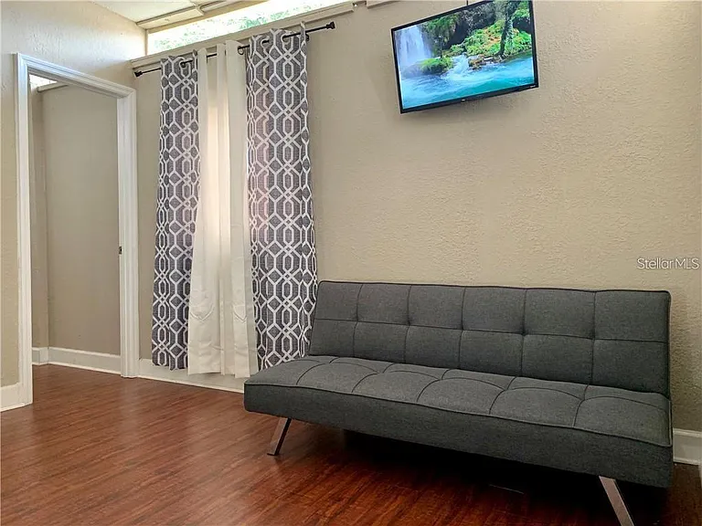 1245 Catalpa Ln #2 — Photo 37