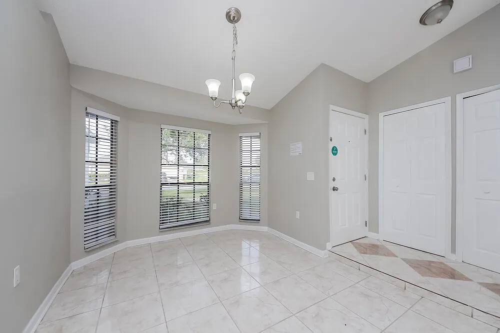 3 bed, 2.0 bath, 1481 sqft, $1,980 — Photo 4