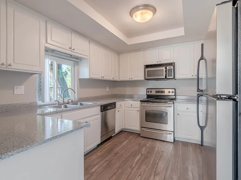 Canyon Crest Views Apartments — Photo 26