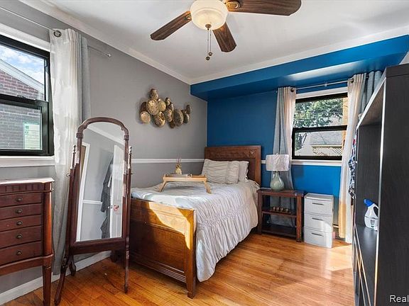 4th image of 28727 Bohn St