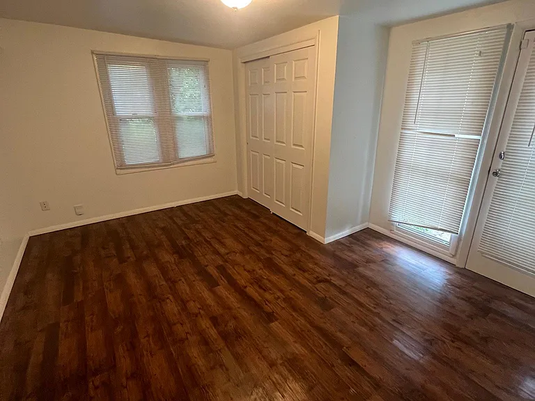 3020 Elmwood Ave — Photo 12