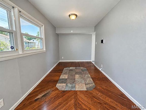 4th image of 10431 Presley Rd