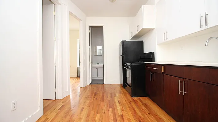 Rented by Space Link Realty | media 2