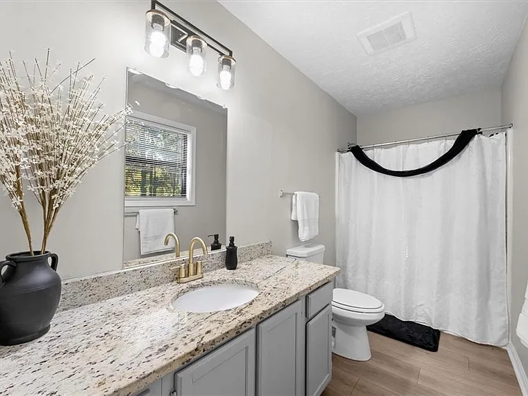4041 Woodbridge Ct — Photo 17