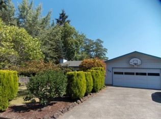 132 S 22nd St, Cottage Grove, OR 97424