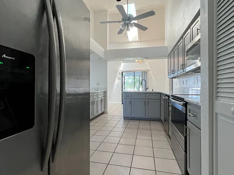 2092 Rio De Janeiro Ave — Photo 8