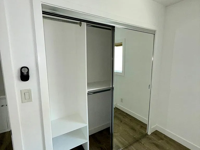 805 Venice Blvd #6 — Photo 12